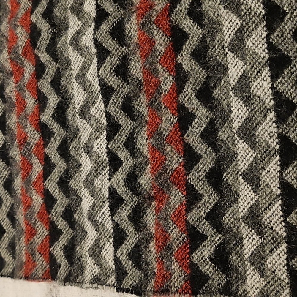 Chevron Design Scarf - Picture 2 of 7